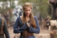 3x08 Ordinary People-Flashback-Rebekah-03