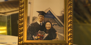 Sang-woo's graduation photo