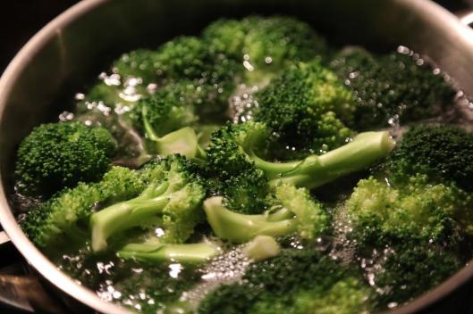 Cauliflower and Broccoli Salad with Yoghurd Dressing  (22)