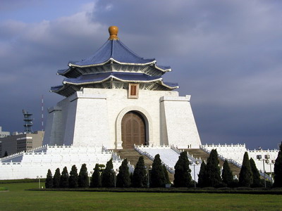 Chiang Kai-Shek Memorial Hall, Taiwan Photo by BoogieMan, 2002/6/23