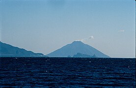 X3.15a Basiluzzo, Stromboli.jpg