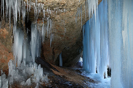 "Eistobel in winter" by User:NorbertWLang