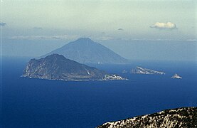 X3.23 Panarea, Stromboli.jpg