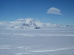 Lenticular clouds (15822214045).jpg