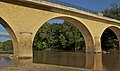 744) Pont sur la Vézère à Limeuil, Dordogne. 25 août 2011