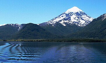 Lanin above Huechulafquen