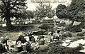 Le lavoir de Ploaré (aux Plomarc'h) et les anciennes fortifications du manoir de Coataner (carte postale Villard, vers 1920)