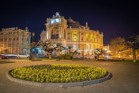 Odessa Opera Theatre, Odessa Photograph: Kostiantyn Brizhnichenko Licensing: CC-BY-SA-4.0