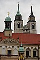 Deutsch: Türme der Johanniskirche hinter dem Alten Rathaus