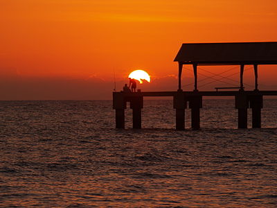 File:Hanalei_Pier_57.JPG