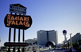 Caesars 95 (28863391516).jpg