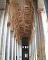 Vue intérieure de l'église abbatiale de Saint-Savin (Vienne), la nef et les fresques