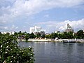 Deutsch: Strandbar mit Wallonenkirche, Petrikirche und Hochhaus Jakobstraße