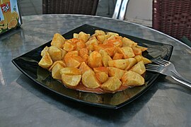 Patatas bravas-2011 (Ferr).JPG