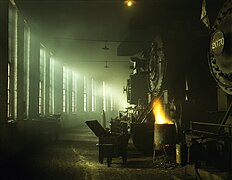 Трэцяе месца: Steam locomotives of the Chicago & Northwestern Railway in the roundhouse at the Chicago, Illinois rail yards in 1942. Jack Delano (PD-USGov)