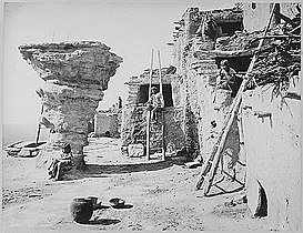 Hopi pueblo in Arizona (1879).