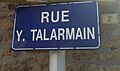 Plaque de rue à Ploudalmézeau : Yves Talarmain.