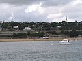 Plage du Moulin Blanc vue du port de plaisance