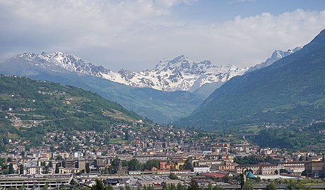 The valley and Pennine Alps (Walliser Alpen, Grand Combin) .