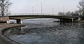 Die Kennedybrücke, von Bernhard Hermckes 1952/53 erbaut, verbindet die Stadtteile westlich der Alster mit denen auf der östlichen Alsterseite