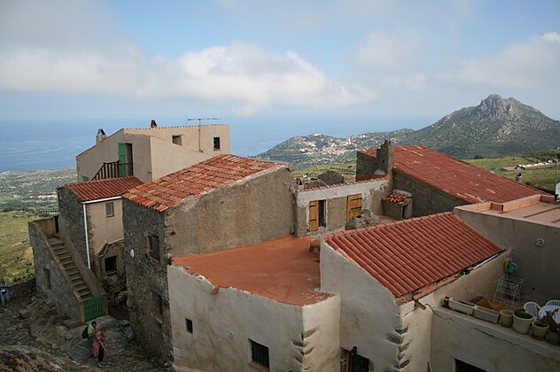 roofs - la Mer Méditerranée et la Balagne