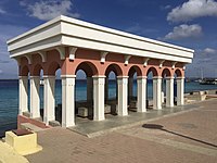 First prize: Fish Market Bonaire Author: Leslie.Ket