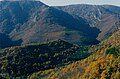 Vue sur le Castelas et les Monts de l'Espinouse.