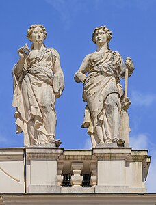 Commons:Featured picture candidates/Set/Statues on the gable of Linderhof Palace