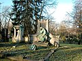 Grabmäler im alten Friedhof