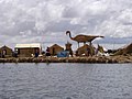 Uros, a floating island on Titicaca / Uros, isla flotante