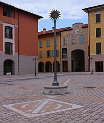 Analemmatic sundial and horizontal sundial in Cadriano (Bologna, Italy)