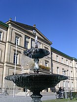 Deutsch: Der Brunnen vor der Neuen Aula