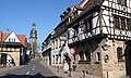 Hauptstraße mit Salvatorkirche und Gasthaus „Weinkastell“