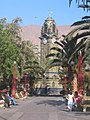 Torre Reloj ubicada en el centro de la Plaza.