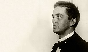 Carl Nielsen c1900.jpg