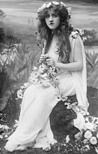 ca. 1910 Mignon Nevada as “Ophelia”