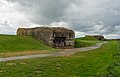 2910) Deux bunkers allemands avec canons. Batterie de Longues sur Mer, Calvados, , 14 juillet 2015