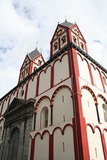 Westbau de la collégiale Saint-Barthélemy