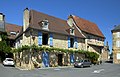 857) Deux maisons à Montignac, Dordogne. 21 septembre 2011