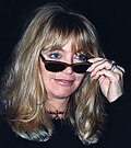 Thumbnail for File:Goldie Hawn glasses.jpg