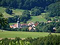 Das Foto zeigt den Ortsteil Kleinsassen, der zur Gemeinde Hofbieber gehört.