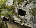 768) Un escalier du Moyen-Âge taillé dans la falaise, La Roque Saint-Christophe, Dordogne. 30 août 2011