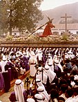 English: Jesus from la Merced arrives at the church after the procession Español: Entrada de la procesión de Semana Santa, 1979