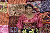 Kuna selling Molas, Panama