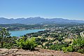 English: Bay of Velden (View from a hiking path near Forstsee) Deutsch: Bucht von Velden (Blick von einem Wanderweg in der Nähe des Forstsees)