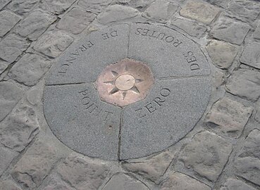 Français : Point zero des routes de France English: Kilometer Zero stone, in front of Notre-Dame