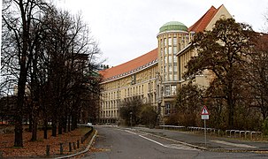 Deutsche Nationalbibliothek Leipzig.jpg