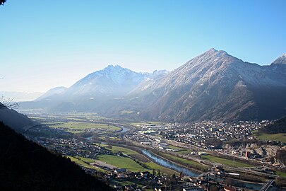 Inntal mit Karwendelgebirge (Alps) bei Jenbach