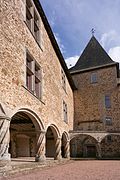 Coin cour Rochechouart.jpg