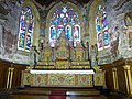 Ploaré : église Saint-Herlé, le maître-autel et son retable.